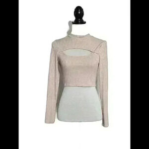 Trendy Cut-Out Long Sleeve Crop Top in Soft Blush Pink